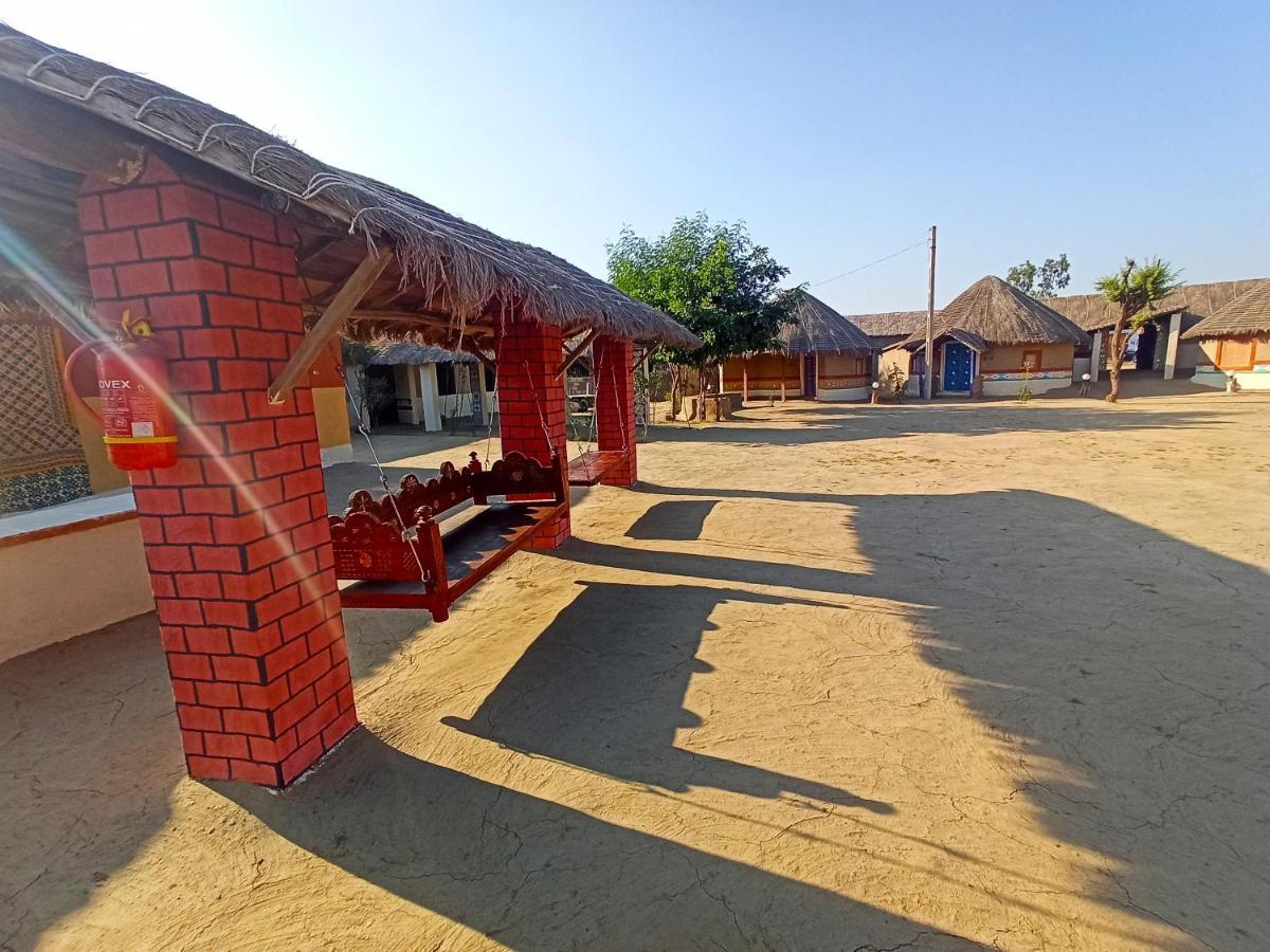 Kutir Craft Village Resort Bherandiala Екстер'єр фото